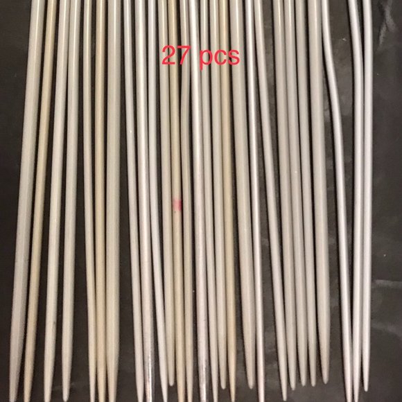 Knitting items (needles, bobbins, gauge, yarn holders) - Picture 3 of 14